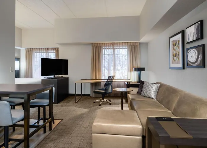 By Marriott Chicago 3* Oak Brook