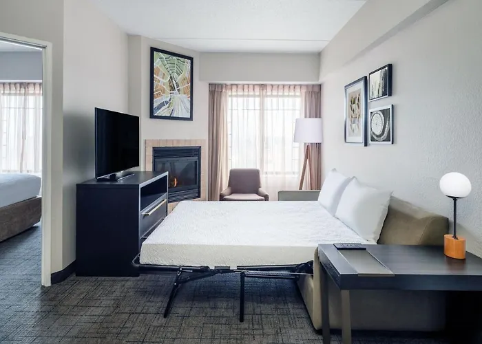 By Marriott Chicago Oak Brook
