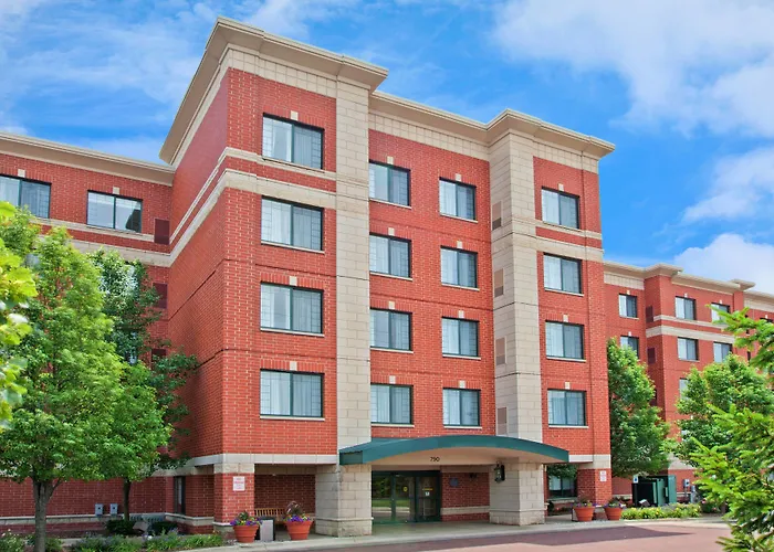 By Marriott Chicago 3* Oak Brook