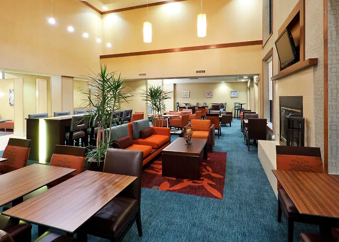 By Marriott Chicago Oak Brook