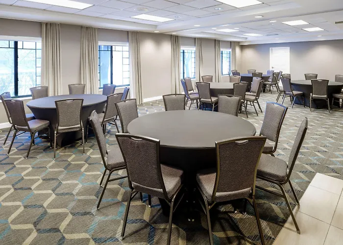 By Marriott Chicago Oak Brook
