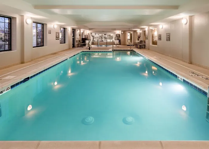 Hotel By Marriott Chicago Oak Brook