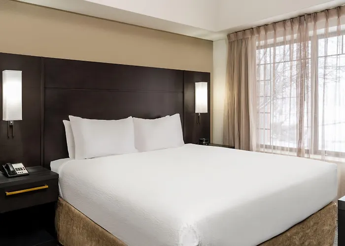 Hotel By Marriott Chicago