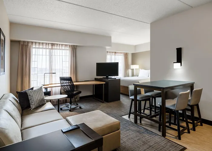 By Marriott Chicago Oak Brook