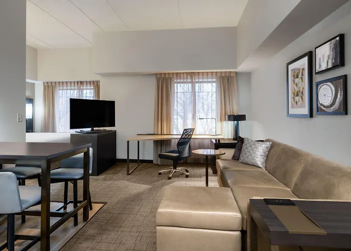 By Marriott Chicago Hotel 3*