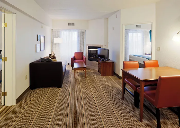 By Marriott Chicago 3* Oak Brook