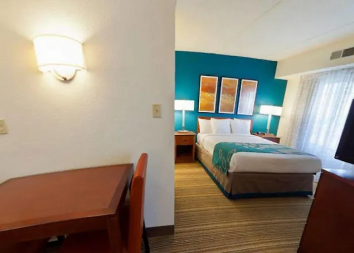 By Marriott Chicago Oak Brook